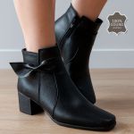 Bota em Couro Preto c/ Salto