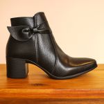 Bota em Couro Preto c/ Salto