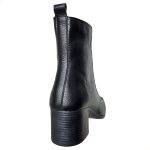 Bota em Couro Preto c/ Salto