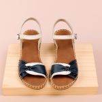 Avarca Em Couro Off White / Marinho / Preto