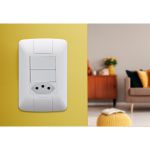 Interruptor Duplo Com Tomada 4x2 20a 250v Aria - Tramontina Cor Branco