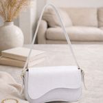 Bolsa Feminina de Ombro Baguete Off White com Fechamento