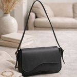 Bolsa Feminina de Ombro Baguete com Fechamento Magnético