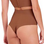 CALCINHA HOT PANT FIO DENTAL MARROM OCRE