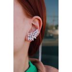 Brinco Luxo Earcuff Pérola Cravejado com Zircônias em Banho de Ródio Branco. 