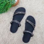 Sandália Rasteira Feminina DalilahShop | Tiras Finas com Pedrarias Coloridas e Brilho Intenso | Confortável, Moderna e Elegante | Ideal para Looks Casuais e Festas Preto