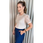 T-shirt Feminina Com Detalhe Na Manga Guipir - Off White - Cod 226