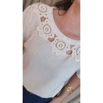 Blusa Feminina Flor Em Crochê - Off White - Cod 530