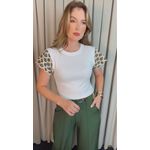 T-shirt Feminina Manga Crochê Delicada - Branca/ Verde - Cod 526