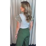 T-shirt Feminina Manga Crochê Delicada - Branca/ Verde - Cod 526