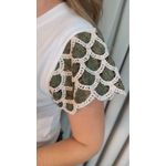 T-shirt Feminina Manga Crochê Delicada - Branca/ Verde - Cod 526