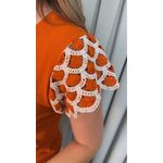 T-shirt Feminina Manga Crochê Delicada - Terracota/ Branca - Cod 526