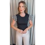 T-shirt Feminina Manga Crochê Delicada - Preta/ Branca - Cod 526