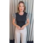 T-shirt Feminina Manga Crochê Delicada - Preta/ Branca - Cod 526