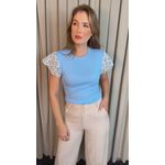 T-shirt Feminina Manga Crochê Delicada - Azul/ Branca - Cod 526