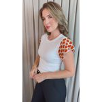 T-shirt Feminina Manga Crochê Delicada - Branca/ Terracota - Cod 526