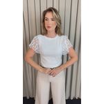 T-shirt Feminina Com Detalhe Na Manga Guipir - Branca - Cod 525