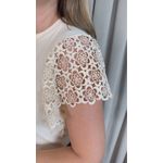 T-shirt Feminina Com Detalhe Na Manga Guipir - Off White - Cod 525