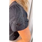 T-shirt Feminina Manguinha Bordada Delicada - Preto - Cod 512