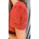 T-shirt Feminina Manguinha Bordada Delicada - Goiaba - Cod 512