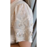 T-shirt Feminina Com Detalhe Na Manga - Off White - Cod 320