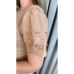 T-shirt Feminina Com Detalhe Na Manga - Nude - Cod 320