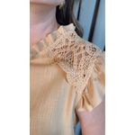 Blusa Feminina com Aplicação em Crochê- Nude - Cód 317