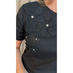 T-shirt Feminina Com Detalhe Flor - Preta - Cod 291