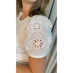 T-shirt Feminina Com Detalhe Na Manga Lese - Branca - Cod 289