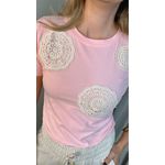 T-shirt Feminina Com Aplicação Em Crochê - Rosa - Cod 260
