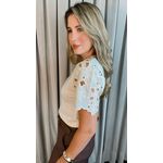 T-Shirt Feminina Bordada Flores Elegância e Delicadeza - Off White - Cod 237
