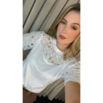 T-Shirt Feminina Bordada Flores Elegância e Delicadeza - Branca- Cod 237