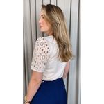 T-shirt Feminina Com Detalhe Na Manga Bordada - Off Whitel - Cod 542