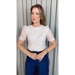 T-shirt Feminina Com Detalhe Na Manga Bordada - Off Whitel - Cod 542