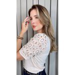 T-shirt Feminina Com Detalhe Na Manga Bordada - Off Whitel - Cod 542
