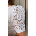 T-shirt Feminina Com Detalhe Na Manga Bordada - Branca - Cod 542