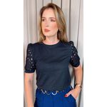 T-shirt Feminina Com Detalhe Na Manga Bordada - Preto - Cod 542