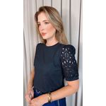 T-shirt Feminina Com Detalhe Na Manga Bordada - Preto - Cod 542