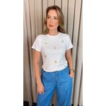 T-shirt Feminina Com Detalhe Florzinha - Branco - Cod 537