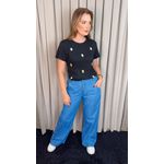 T-shirt Feminina Com Detalhe Florzinha - Preto - Cod 537