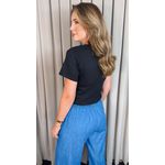 T-shirt Feminina Com Detalhe Florzinha - Preto - Cod 537