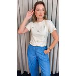 T-shirt Feminina Com Detalhe Florzinha - Off White - Cod 537
