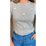 T-shirt Feminina Com Detalhe Florzinha - Cinza - Cod 537