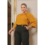 Blusa de Crepe com Aplicações Laterais e Ponteiras Bordadas