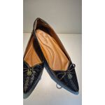 Sapatilha Preta trançada de laço e medalha