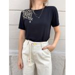 Tshirt Sarah Bordada - Preta