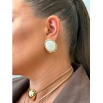 BRINCO BOHO CHAPA OVAL ORGANIC PEROLADO BANHADO A OURO
