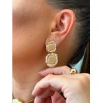 BRINCO CHAPAS RESINADAS NUDE BANHADO A OURO