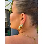 BRINCO ARGOLA ELETRO BOLD G BANHADO A OURO 