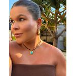 COLAR COURO BOHO CAFÉ E PINGENTE TURQUESA BANHADO A OURO